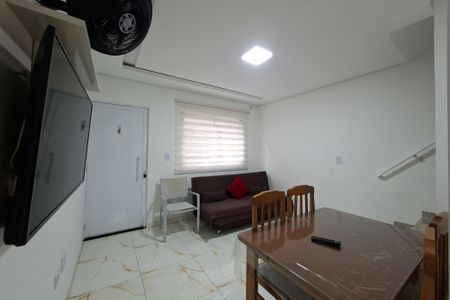Sala de casa de condomínio para alugar com 2 quartos, 55m² em Jardim Imperador, Praia Grande