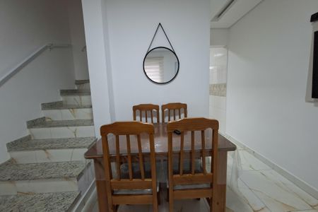 Sala de casa de condomínio para alugar com 2 quartos, 55m² em Jardim Imperador, Praia Grande