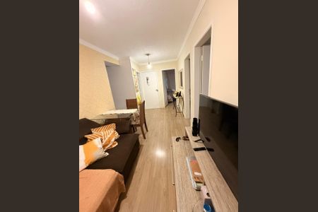Sala de apartamento para alugar com 3 quartos, 58m² em Parque Pinheiros, Taboão da Serra