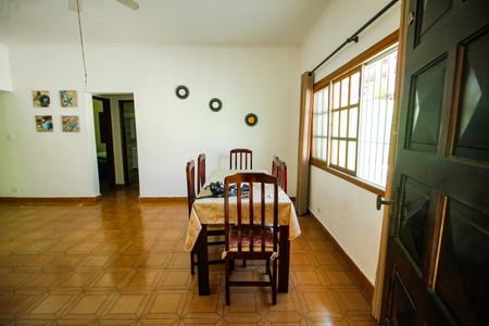 Casa para alugar com 3 quartos, 150m² em Nova Mirim, Praia Grande