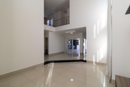 Salas de casa de condomínio para alugar com 3 quartos, 255m² em Swiss Park, Campinas