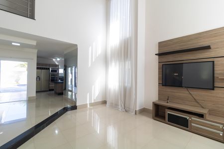 Salas de casa de condomínio para alugar com 3 quartos, 255m² em Swiss Park, Campinas