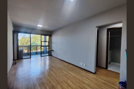 Sala de apartamento para alugar com 1 quarto, 89m² em Barra da Tijuca, Rio de Janeiro