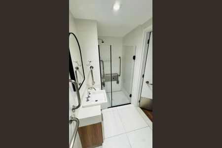 Banheiro de apartamento para alugar com 3 quartos, 53m² em Jardim Helena, Cotia