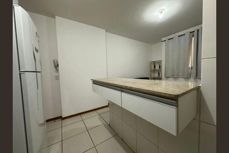 Cozinha de kitnet/studio para alugar com 1 quarto, 39m² em SHIGS 707, Brasília