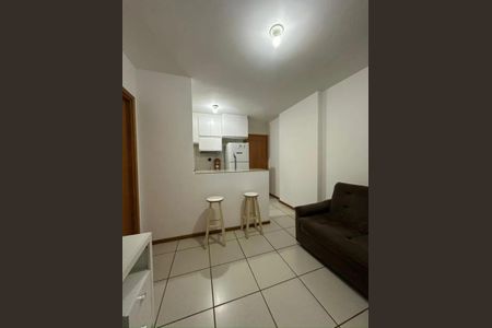 Sala de kitnet/studio para alugar com 1 quarto, 39m² em SHIGS 707, Brasília
