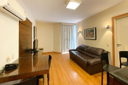 Sala de apartamento para alugar com 1 quarto, 50m² em Savassi, Belo Horizonte