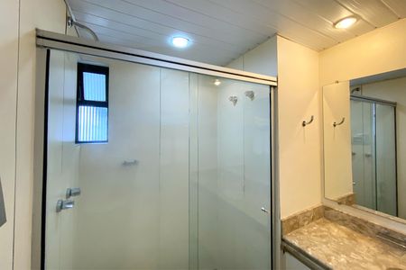 Banheiro da Suíte de apartamento para alugar com 1 quarto, 42m² em Savassi, Belo Horizonte