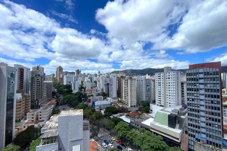 Vista da Sala de apartamento para alugar com 1 quarto, 49m² em Savassi, Belo Horizonte