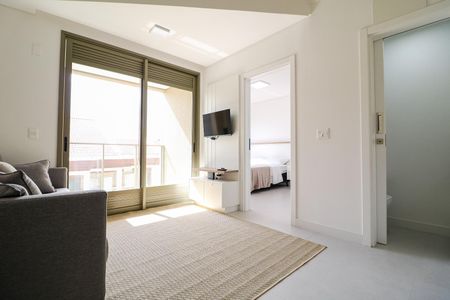 Sala de apartamento para alugar com 2 quartos, 74m² em Jurerê, Florianópolis