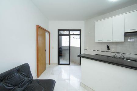 SALA de apartamento para alugar com 1 quarto, 45m² em Savassi, Belo Horizonte
