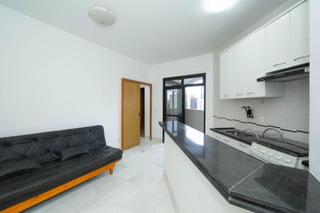 SALA de apartamento para alugar com 1 quarto, 45m² em Savassi, Belo Horizonte