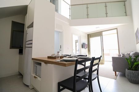 Sala de apartamento para alugar com 2 quartos, 74m² em Jurerê, Florianópolis