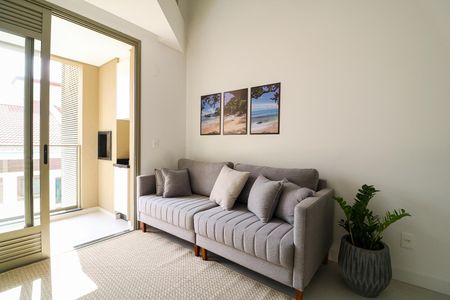 Sala de apartamento para alugar com 2 quartos, 74m² em Jurerê, Florianópolis