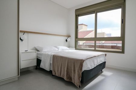 Quarto de apartamento para alugar com 2 quartos, 74m² em Jurerê, Florianópolis