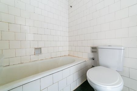 Banheiro de apartamento para alugar com 1 quarto, 67m² em Funcionários, Belo Horizonte