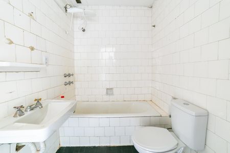Banheiro de apartamento para alugar com 1 quarto, 67m² em Funcionários, Belo Horizonte