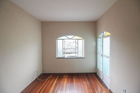 Sala de casa para alugar com 2 quartos, 55m² em Areia Branca, Belford Roxo