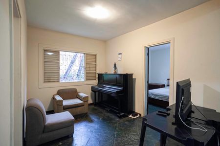 Sala de casa para alugar com 2 quartos, 7700m² em Ouro Preto, Belo Horizonte