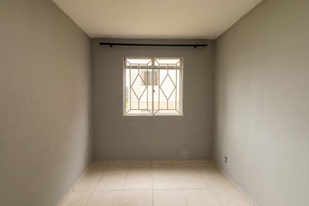 Quarto 1 de apartamento para alugar com 2 quartos, 45m² em Santa Cândida, Curitiba