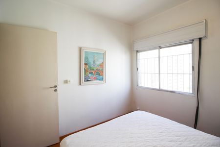 Quarto 1 de apartamento para alugar com 2 quartos, 76m² em Vila Olímpia, São Paulo
