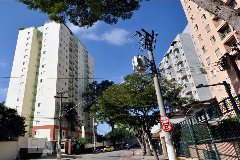 Condomínio em Rua Valson Lopes, 70, Jardim Éster Yolanda - São Paulo -  Alugue ou Compre - QuintoAndar