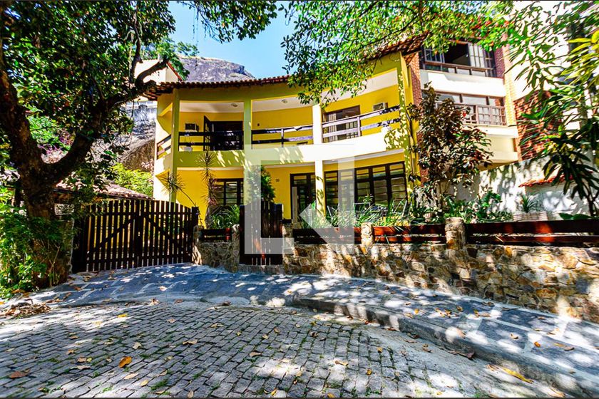 Condomínio em Rua Santo Inácio, 50, São Francisco Niterói Alugue ou