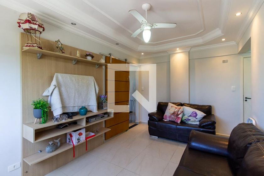 apartamento para alugar com 1 quarto em Caiçara, Praia Grande por R$ 1.