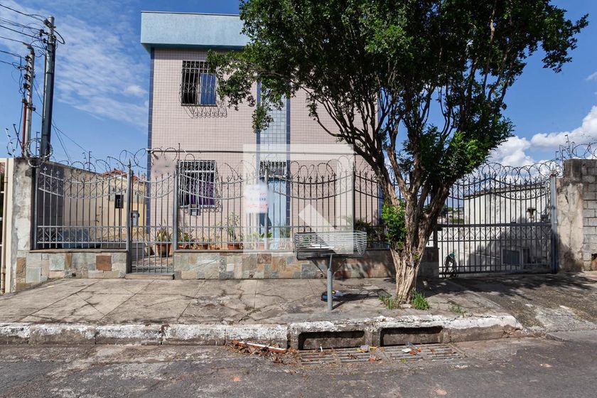 Condomínio em Rua Adilson Paulo de Souza, 550, São João Batista - Belo ...