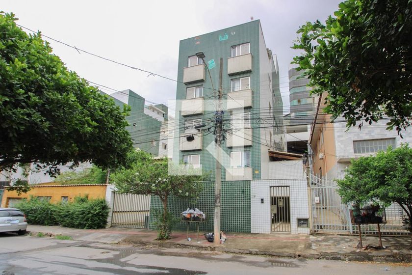 Condomínio em Rua Hilda de Carvalho Garzon, 151, Dona Clara - Belo ...