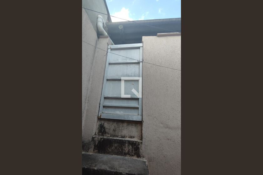 Condomínio em Rua Sessenta e Cinco, 123, Tropical - Contagem - Alugue ...