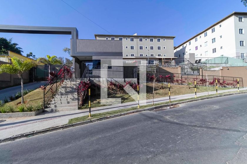 Condomínio em Rua Professora Filomena Jardim, 220, Pedra Azul ...